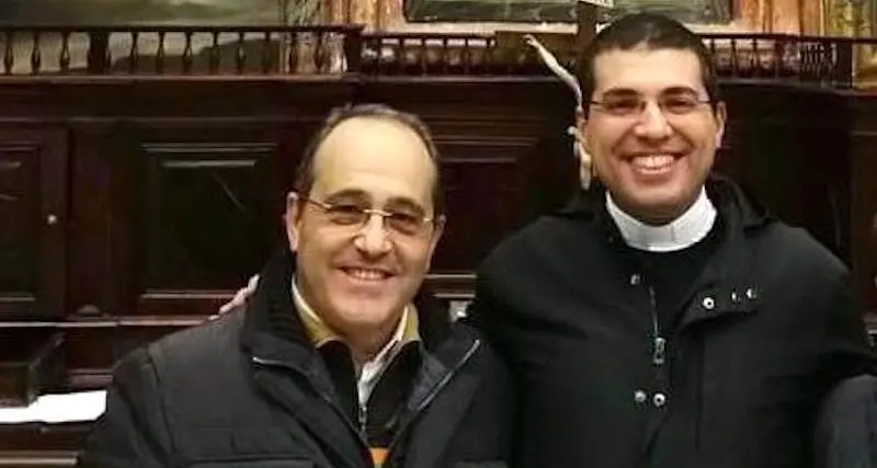 Addio al prete buono che sorrideva con il cuore