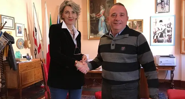Andrea Lutzu dà il benvenuto a Giusy Stellino