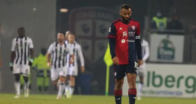 Cagliari-Udinese 0-4, sconfitta pesantissima