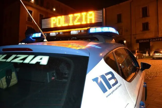 Una volante della Polizia