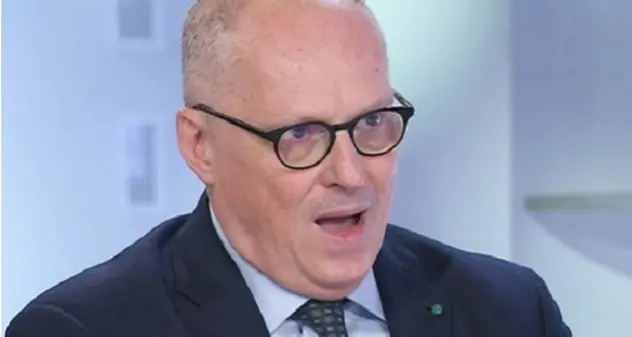 Ricciardi: “Per i lavori a contatto con il pubblico serve il vaccino”