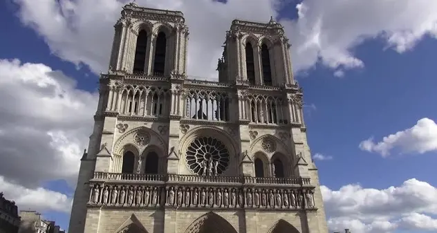 \"Notre Dame ti ammus in memoria\", la poesia in sardo per celebrare la grandezza della cattedrale distrutta