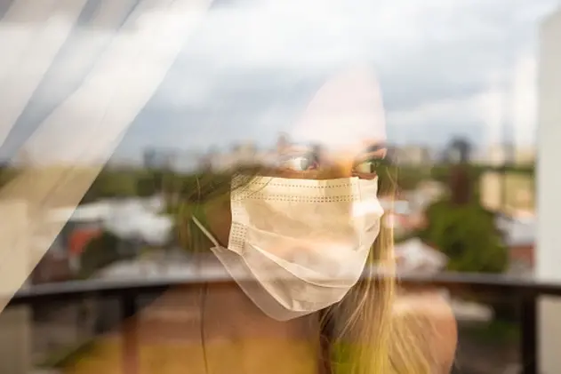 Quarantine girl in her apartment due to the cororavirus epidemic.