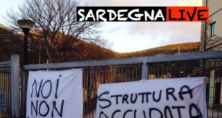 Protesta all'Argentiera. Gli abitanti: \"Abbiamo deciso di non andare a votare\"