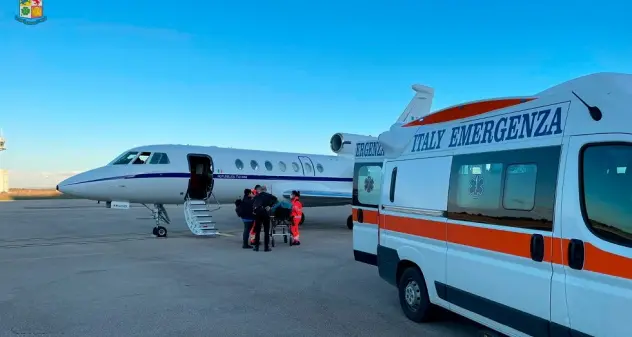 Trasporto sanitario urgente per una donna incinta da Alghero a Pescara a bordo di un “Falcon 50” dell’ Aeronautica Militare