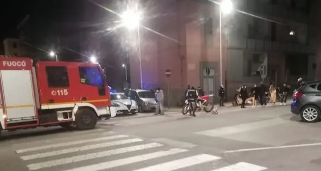 In moto contro un'auto a Cagliari: grave un 16enne