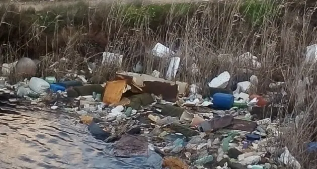 Rifiuti a Santa Gilla: \"E' questo il modo di tutelare un sito di interesse europeo?\"