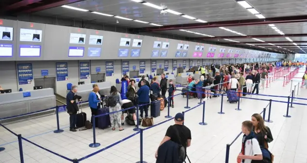 Covid: stop alle misure restrittive per gli arrivi dal Sudafrica e dai paesi limitrofi