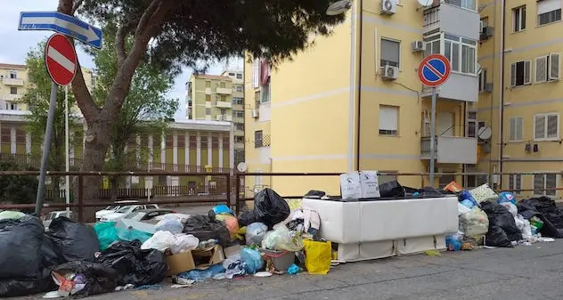 Cagliari. Tour del degrado, benvenuti a Is Mirrionis e San Michele. Il Video