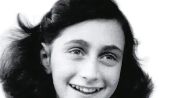 Ecco chi tradì Anna Frank, scoperto chi rivelò il nascondiglio ai nazisti