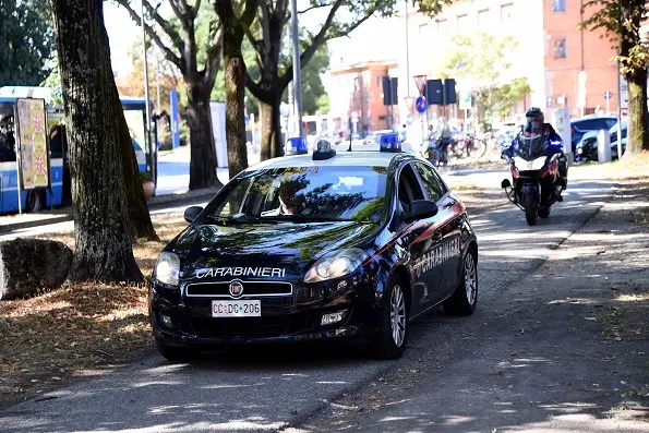 CARABINIERI SERVIZIO