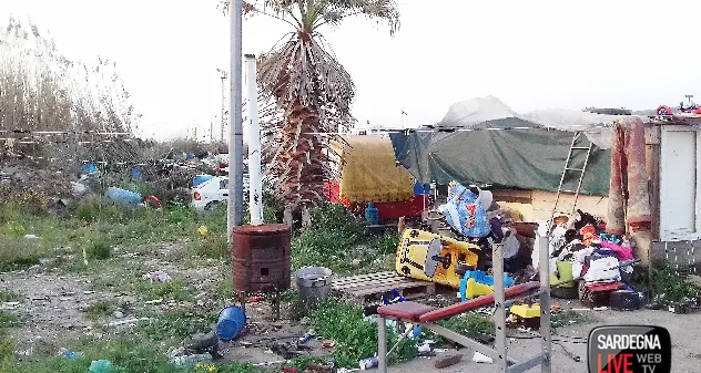 Campo rom in via San Paolo, la “città della gioia” al contrario. IL VIDEO