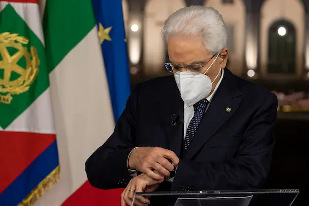 Roma - Il Presidente della Repubblica Sergio Mattarella poco prima del messagio di fine anno, oggi  31 dicembre 2020.\\r(Foto di Paolo Giandotti - Ufficio per la Stampa e la Comunicazione della Presidenza della Repubblica)