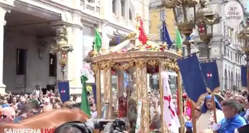 Migliaia di turisti e fedeli a Cagliari per Sant'Efisio