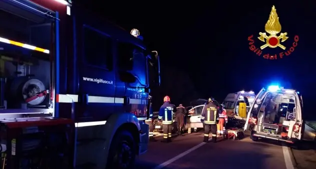 Tertenia. Perde controllo auto e finisce su guardrail: 52enne all'ospedale