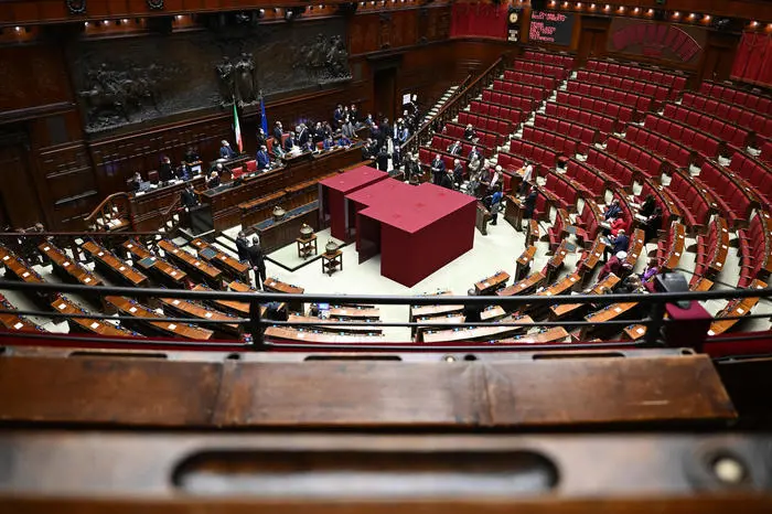 A moment of the vote at the Lower House (Chamber of Deputies) in Rome, Italy, 25 January 2022. Italian lawmakers from both houses of parliament and regional representatives on 25 January are taking part in the second ballot of the presidential election, after the fist round of voting proved inconclusive.  ANSAA/ALESSANDRO DI MEO