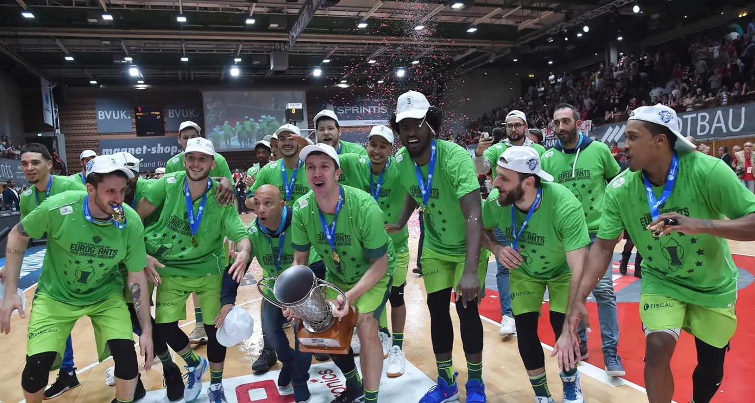 Vittoria Dinamo. Soddu: “I successi si raggiungono grazie ai sacrifici, alle lotte, alla voglia di crederci e di fare squadra”