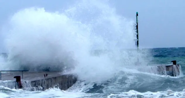 Vento e mareggiate, c’è l’allerta meteo della Protezione Civile