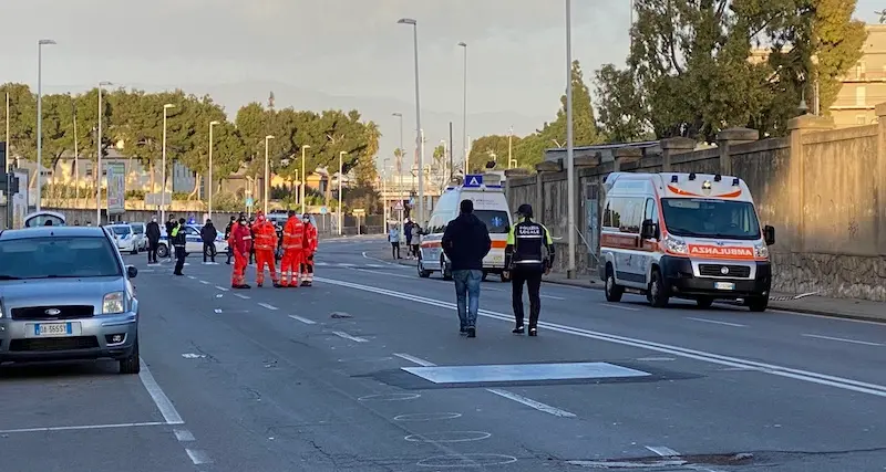 La tragedia a Cagliari. Il pirata della strada ha trascinato il passeggino per 15 metri