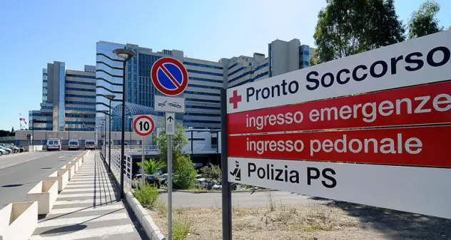 Pronto soccorso in difficoltà a Cagliari, 310 accessi al giorno