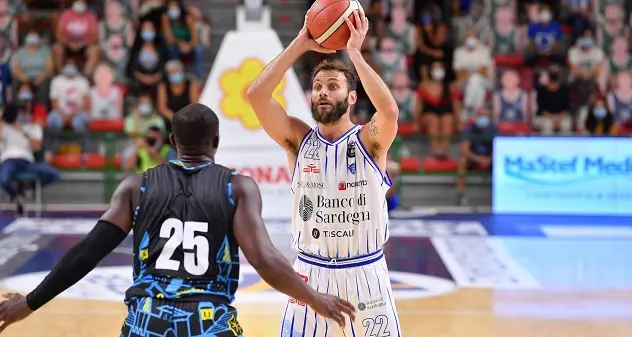 Basket: focolaio Covid in casa Dinamo, salta trasferta a Trieste