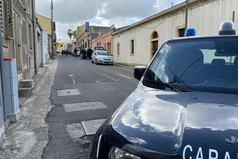 I carabinieri sul luogo dove un agricoltore ha ucciso la moglieFemminicidio a Zeddiani (Oristano) 5 febbraio 2022.