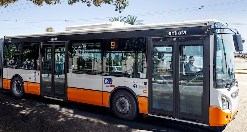 La protesta dei pendolari di Dolianova: “Passeggeri sempre più ammassati all'interno dei mezzi di trasporto”