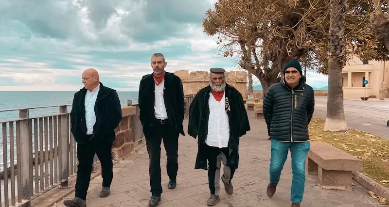Gli Istentales e Elio de le Storie Tese insieme per cantare un inno alla Sardegna