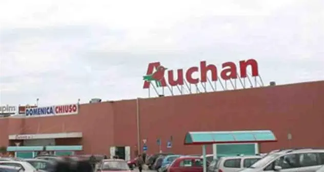 Auchan Italia cede a Conad i propri punti vendita: spariranno storiche insegne a Cagliari, Sassari e Olbia