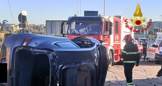 Cagliari: perde il controllo dell’auto che si ribalta, la donna non risulta in pericolo di vita