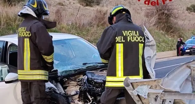 Incidente stradale lungo la strada statale 131bis Ittiri-Alghero
