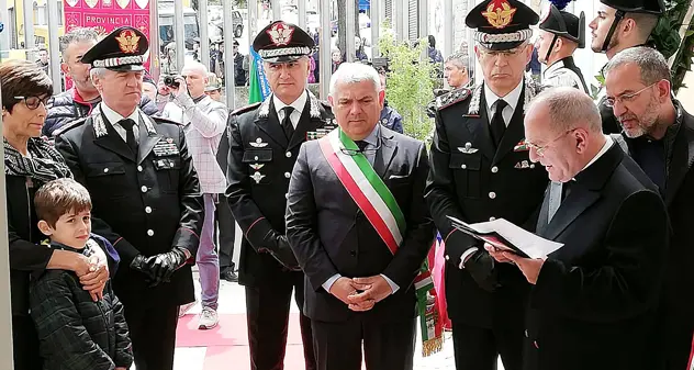 Carabinieri, inaugurata la nuova caserma: è dedicata al Maresciallo Ettore D’amore. VIDEO