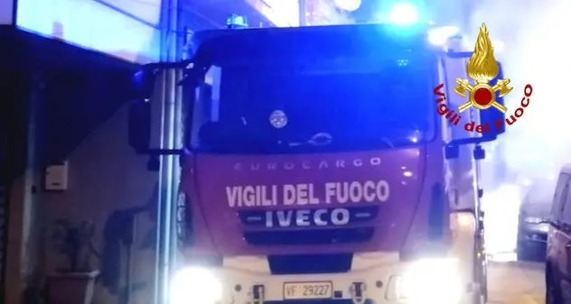 Decimoputzu. Incendio divampa in un’abitazione: morti tre cani
