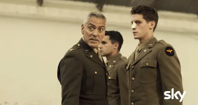 In onda da questa sera \"Catch-22\": la serie con George Clooney che ha come set principale l'aeroporto di Olbia