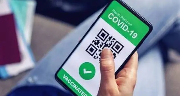 Covid: 300 euro per acquistare il green pass su telegram, scatta blitz