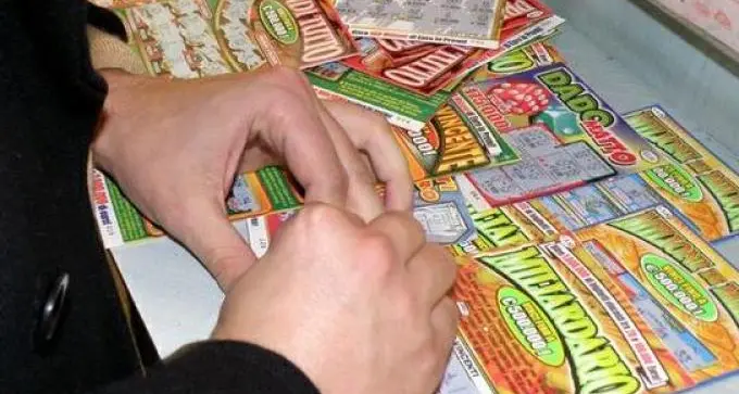 Operaio vince 500mila euro con un gratta e vinci, \"ma non lascerò il lavoro\"