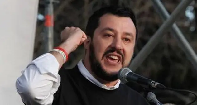 Salvini contestato alla stazione di Przemysl, il sindaco: \"Io non la ricevo\"