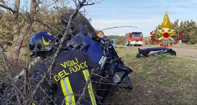 Schianto alle porte di Laconi, così è morto Alessandro