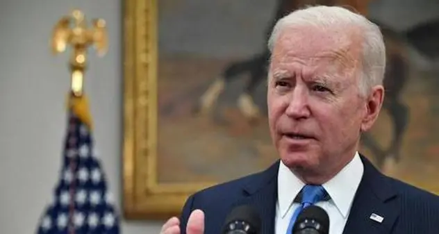 Joe Biden vieta vodka e caviale russi, stop anche ai diamanti