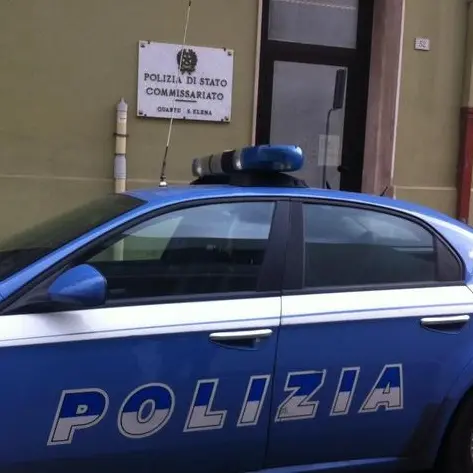 Infrangono la vetrata di un tabacchi con un piccone e rubano sigarette: arrestati due uomini a Quartu