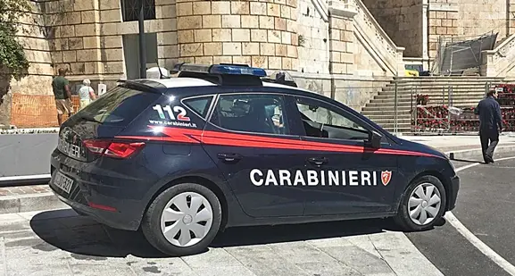 Ragazza tenta di lanciarsi dal Bastione, salvata in extremis dai Carabinieri