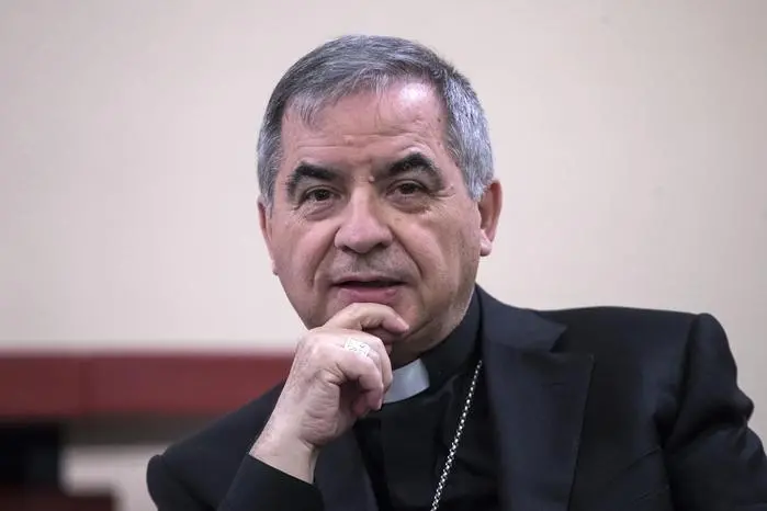 Mons. Angelo Becciu, sostituto della Segreteria di Stato vaticana, durante la presentazione \"#OrdinaryHeroes\", iniziativa internazionale basata sugli eroi di tutti i giorni, presso la Filmoteca Vaticana, Roma, 08 febbraio 2018. ANSA/ANGELO CARCONI