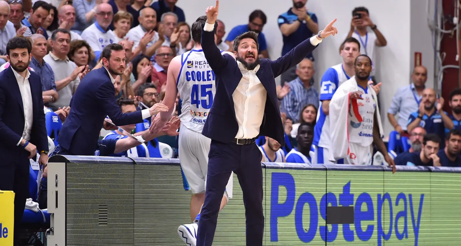Dinamo in finale. Pozzecco: “Mai vista una cosa del genere”