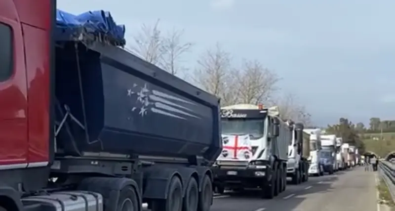 Protesta degli autotrasportatori: stop ai presidi e ai blocchi