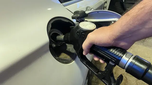 Carburanti fuori controllo in Sardegna: taglio accise inutile, prezzi alle stelle