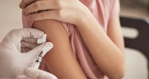 Covid: ancora pochi i vaccinati in Sardegna, e i ricoveri non diminuiscono