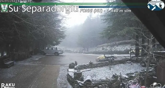 Macché primavera, a Fonni ritorna la neve