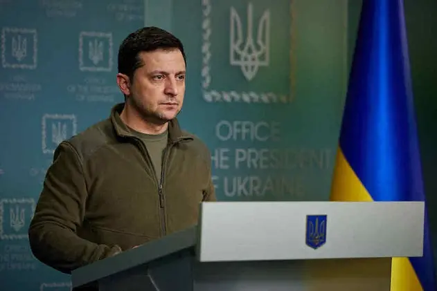 KYIV, UKRAINE - FEBRUARY 25: (EDITORIAL USE ONLY  MANDATORY CREDIT - \"PRESIDENCY OF UKRAINE/ HANDOUT\" - NO MARKETING, NO ADVERTISING CAMPAIGNS - DISTRIBUTED AS A SERVICE TO CLIENTS)  Ukraine\\'s President Volodymyr Zelenskyy holds a press conference on Russia\\'s military operation in Ukraine, on February 25, 2022 in Kyiv. (Photo by Presidency of Ukraine/Handout/Anadolu Agency via Getty Images)