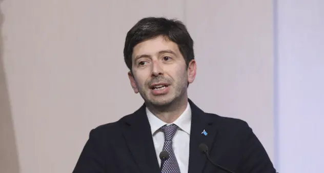 Quarta dose vaccino, Speranza: \"Entro 7 giorni proposta europea\"