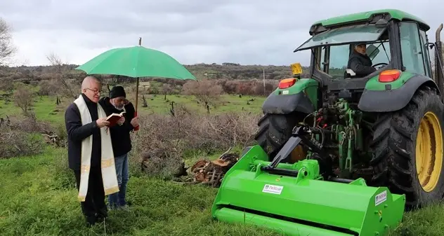 Dopo il grande rogo nell'Oristanese un nuovo mezzo meccanico per i territori colpiti